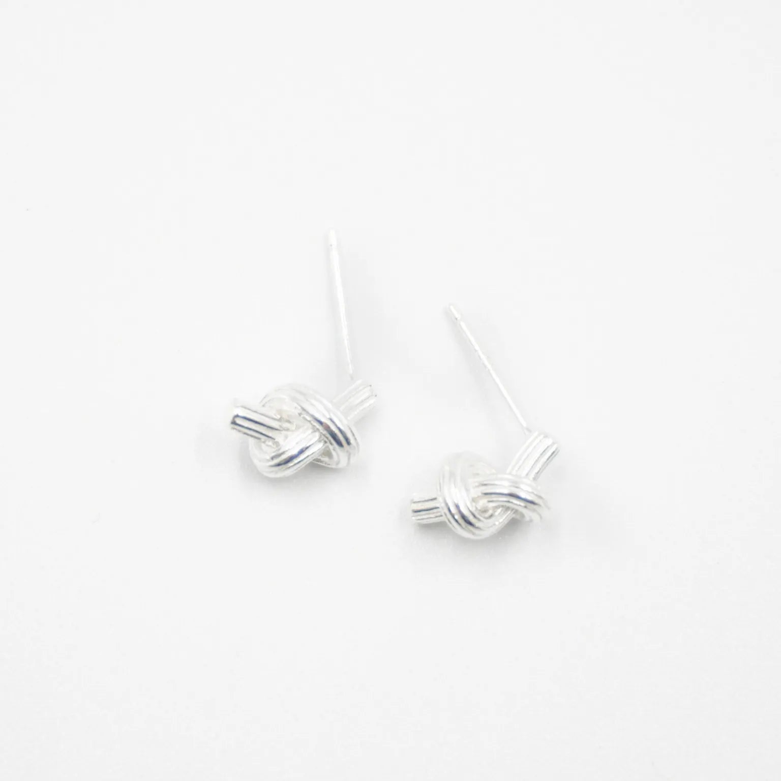 Aretes nudo plata