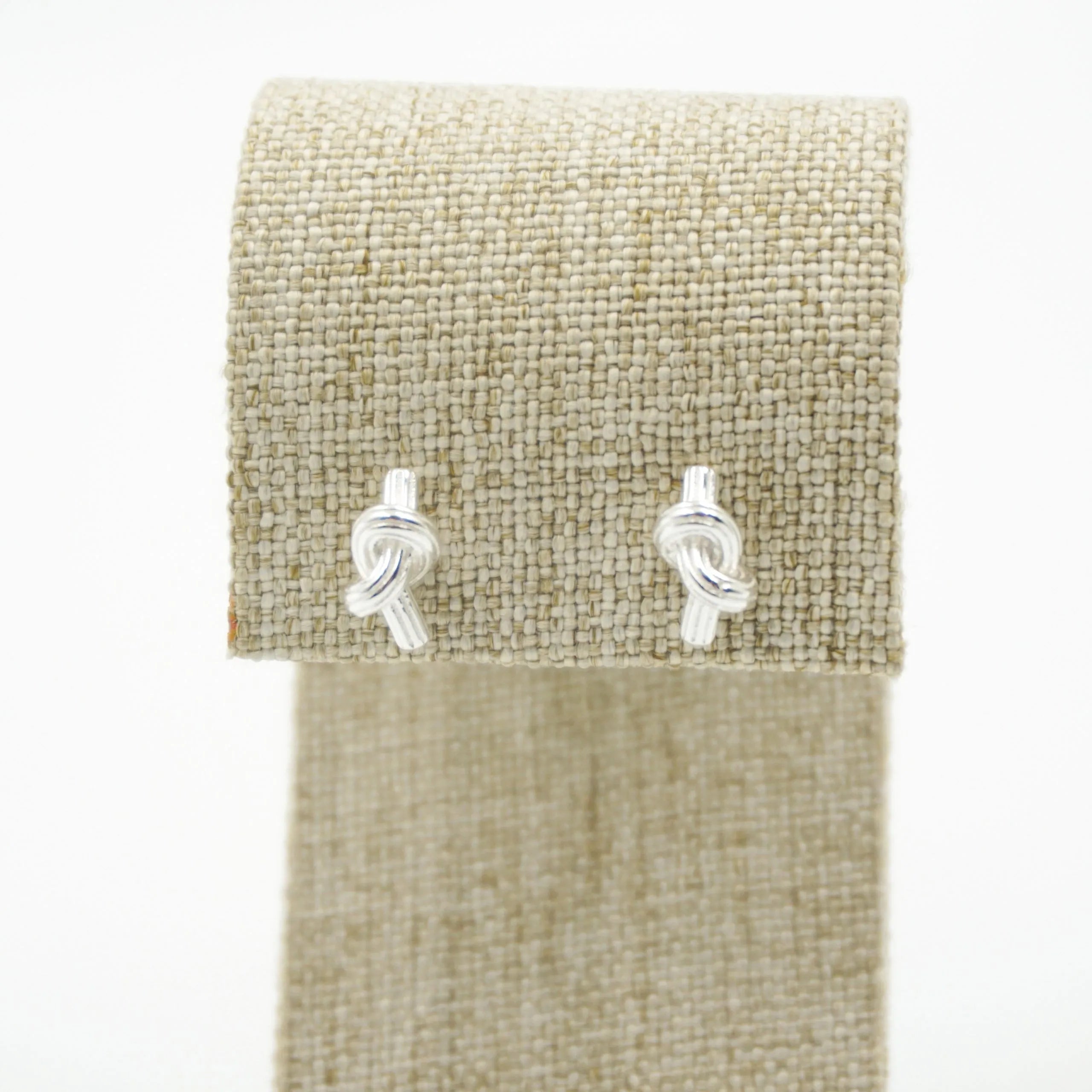 Aretes nudo plata