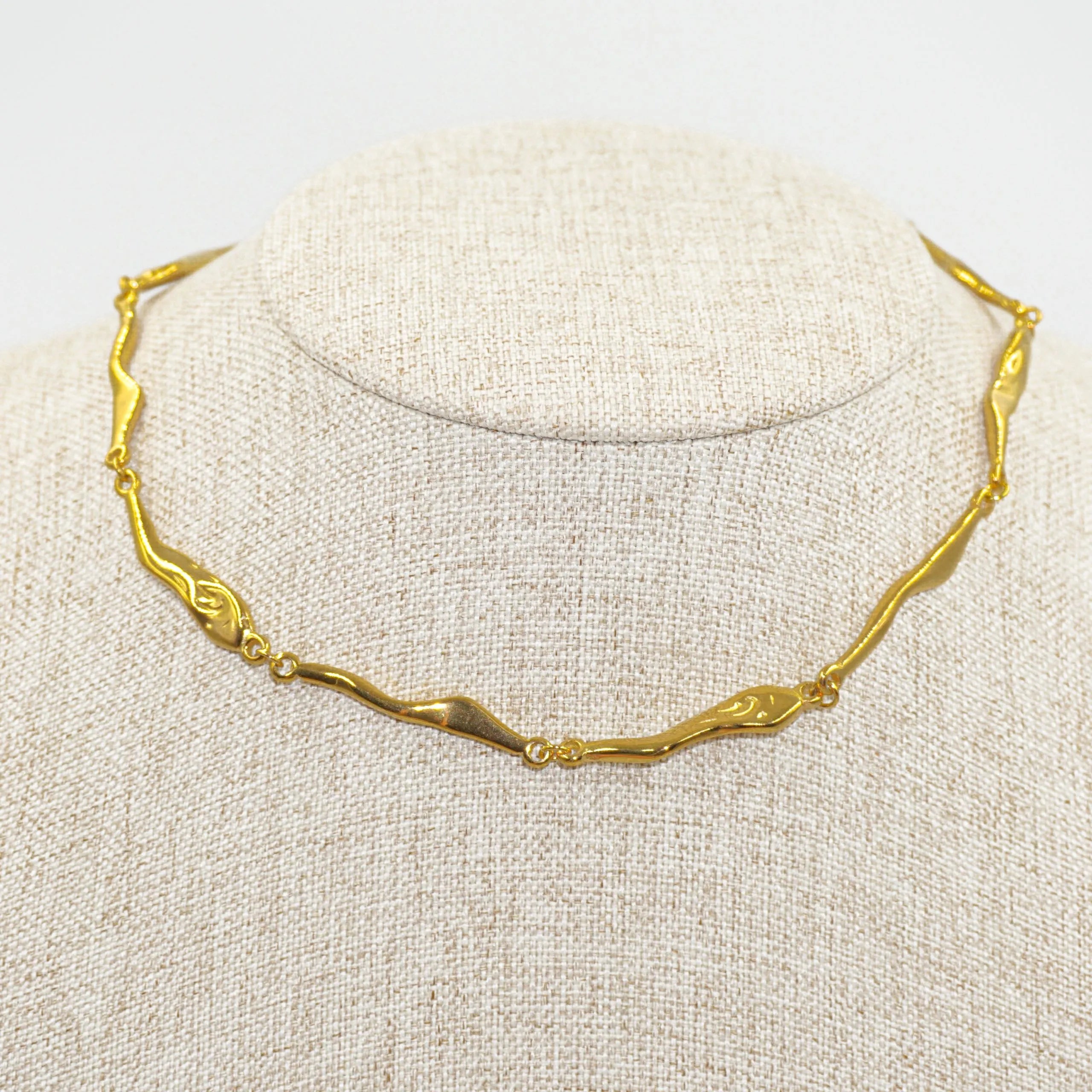 Collar lava