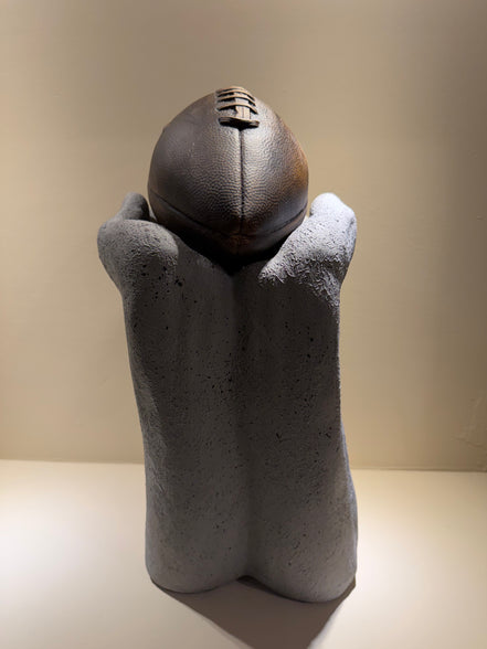 Escultura Manos Granito Gris