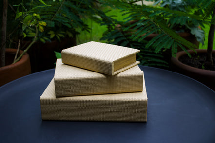 Caja de Libros Imitación Cuero Beige