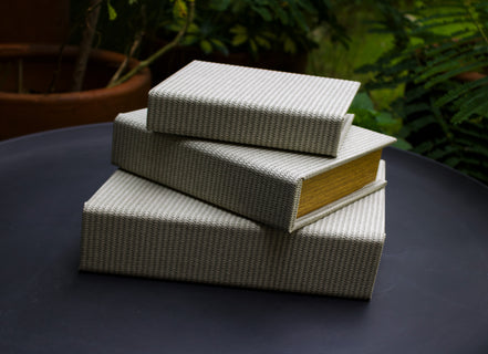 Caja de Libros Textura Piel Sintética Cream