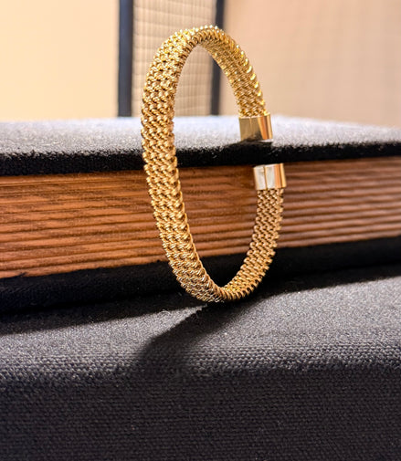 Pulsera raiz