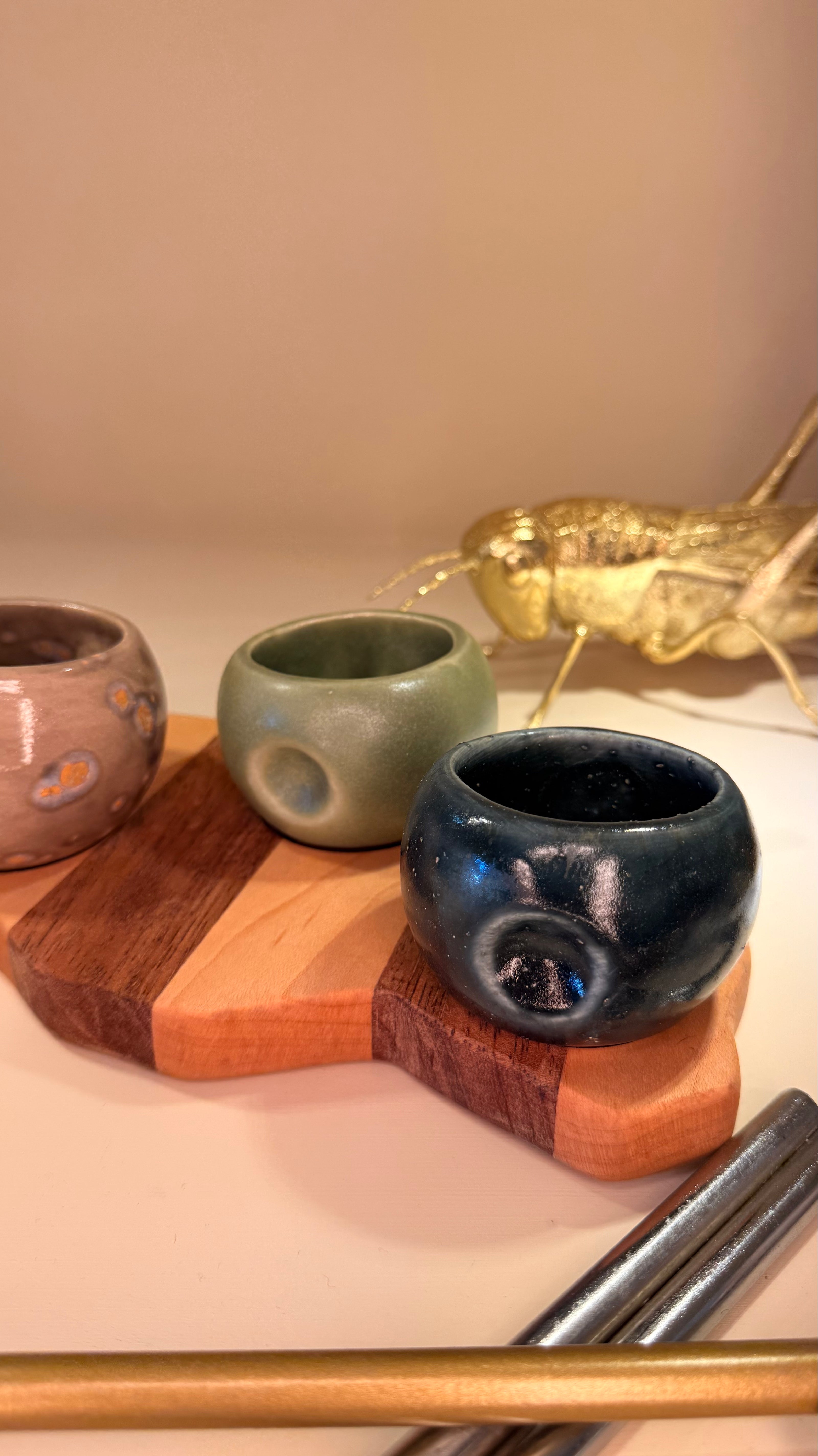Bases mezcaleras hechas a mano en madera natural
