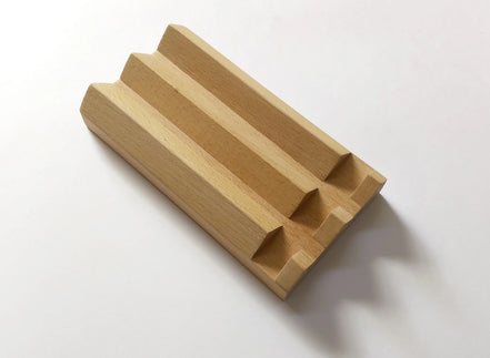 Exhibidor de Pluma y Celular de Madera